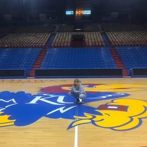 Meet your Posher, Chloe